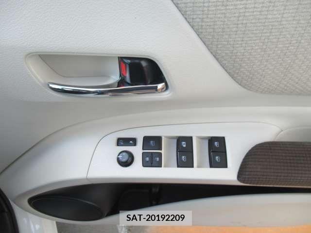 Toyota SIENTA 2018-08 225438-5