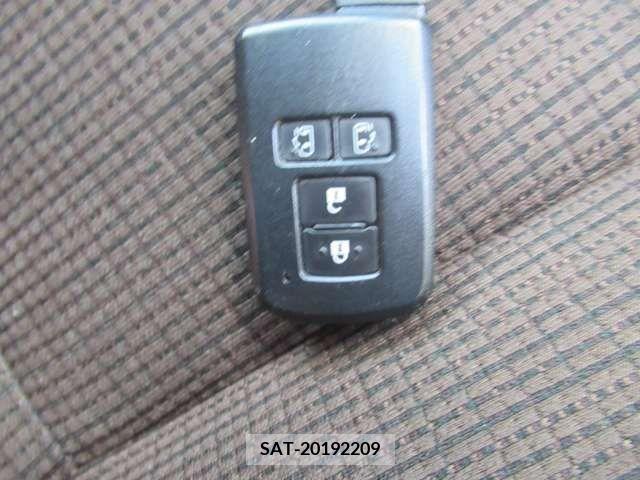 Toyota SIENTA 2018-08 225438-6