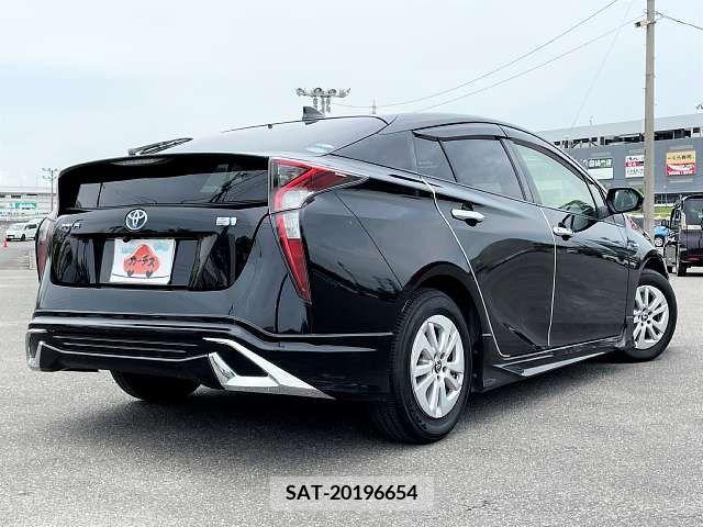 Toyota PRIUS 2017-05 322359-2