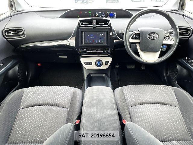 Toyota PRIUS 2017-05 322359-1