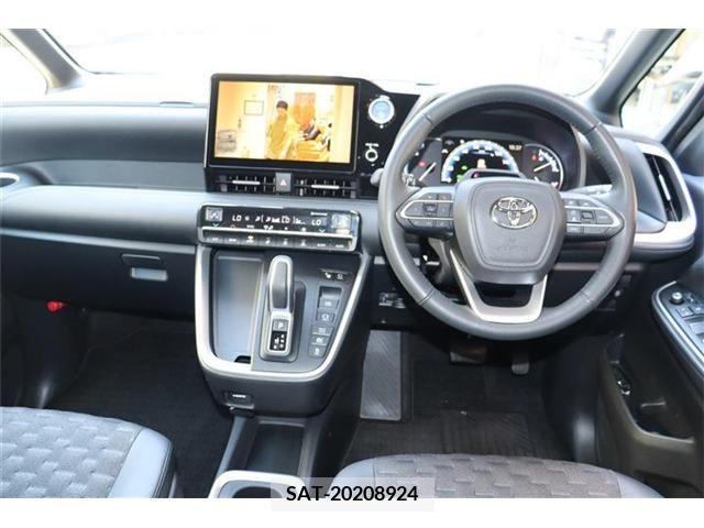 Toyota VOXY HYBRID 2022-06 370565-10