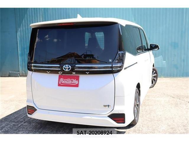 Toyota VOXY HYBRID 2022-06 370565-2