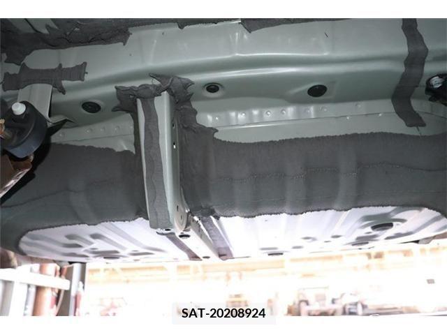 Toyota VOXY HYBRID 2022-06 370565-28