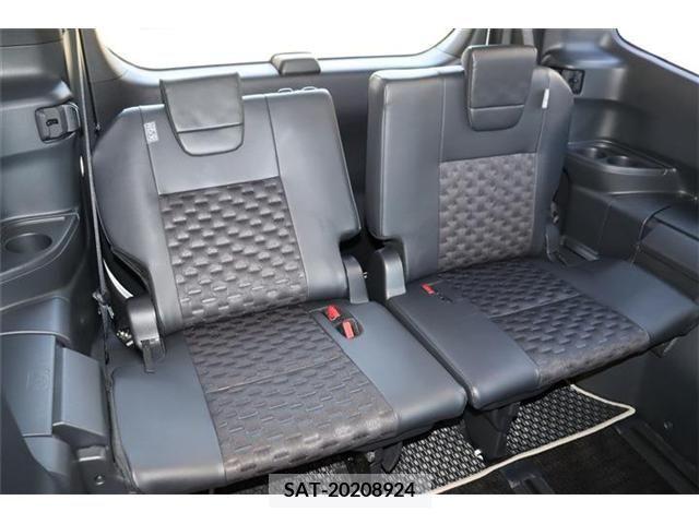 Toyota VOXY HYBRID 2022-06 370565-15