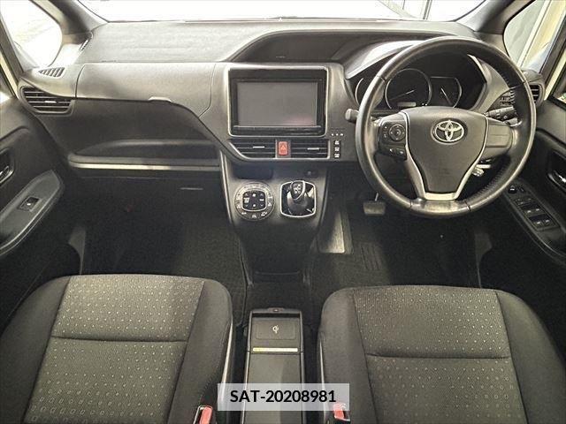 Toyota VOXY HYBRID 2014-07 381749-18