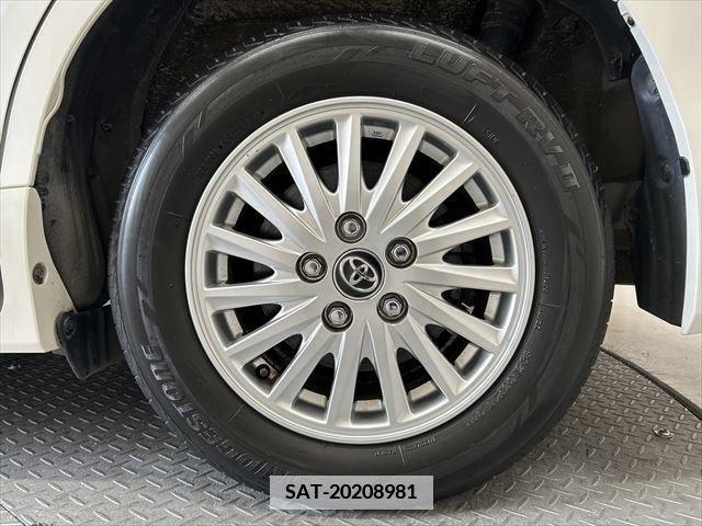 Toyota VOXY HYBRID 2014-07 381749-17