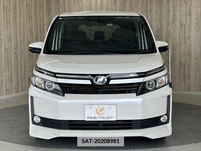 Toyota VOXY HYBRID 2014-07 381749-1