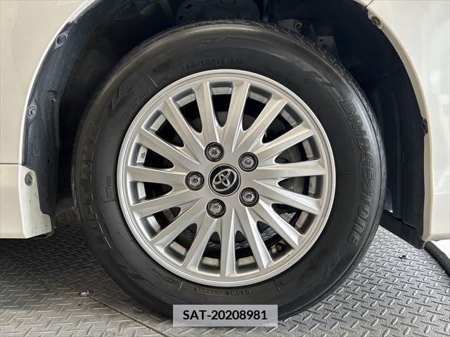 Toyota VOXY HYBRID 2014-07 381749-14