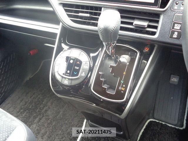 Toyota VOXY 2021-02 394970-14