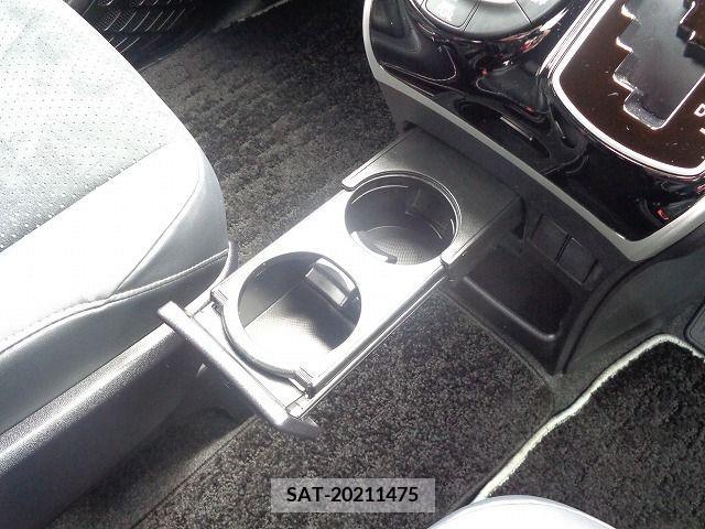 Toyota VOXY 2021-02 394970-20