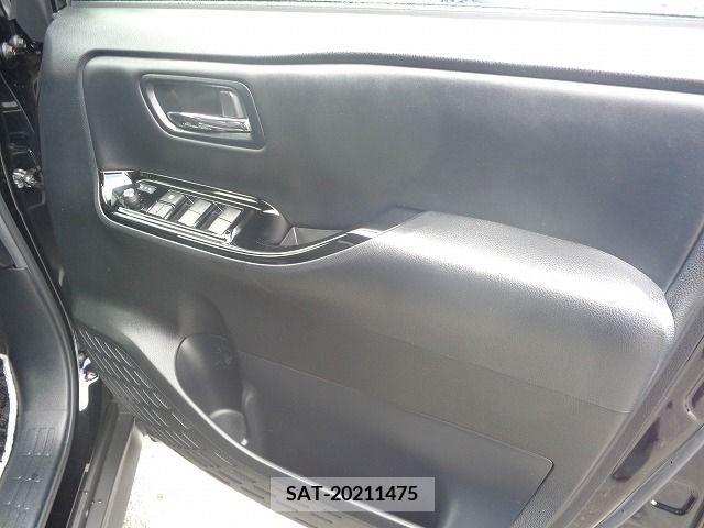 Toyota VOXY 2021-02 394970-19