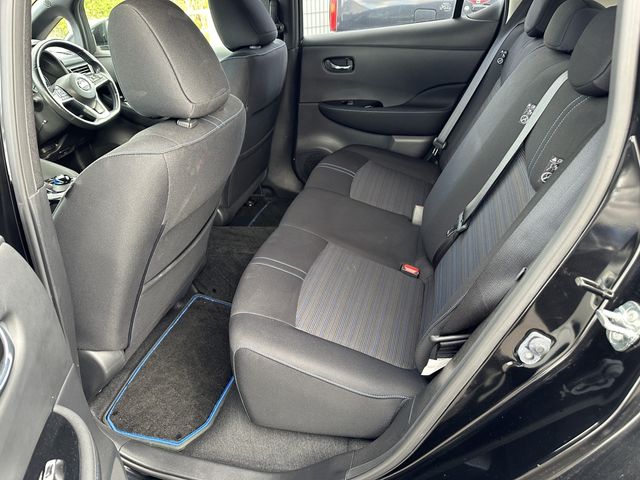 Nissan LEAF 2018-09 195989-14
