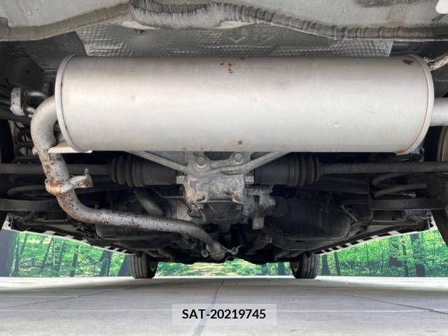 Toyota RACTIS 2010-03 393532-19