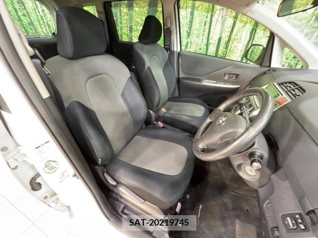 Toyota RACTIS 2010-03 393532-8