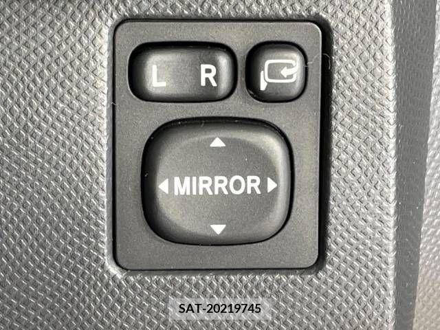 Toyota RACTIS 2010-03 393532-7