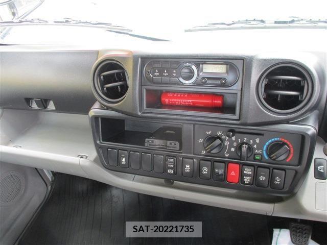 Hino DUTRO 2017-09 296733-10