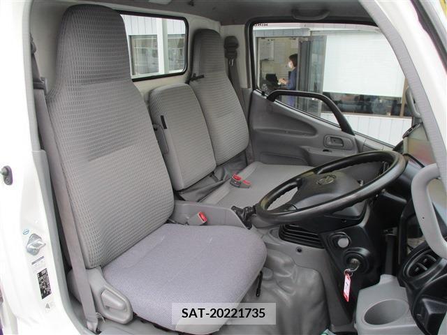 Hino DUTRO 2017-09 296733-13