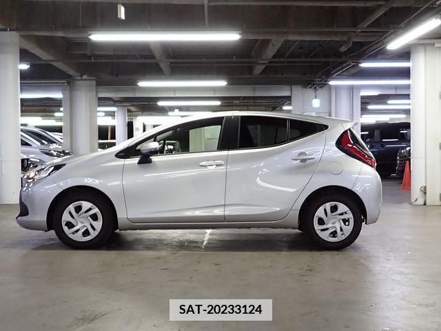 Toyota AQUA 2022-02 340574-8