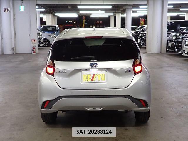 Toyota AQUA 2022-02 340574-5