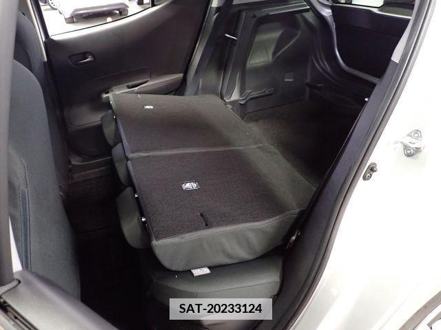 Toyota AQUA 2022-02 340574-13