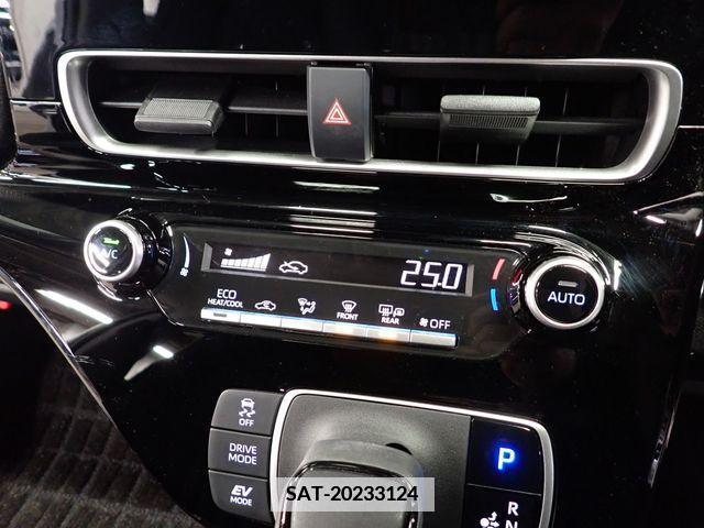 Toyota AQUA 2022-02 340574-18