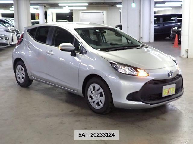 Toyota AQUA 2022-02 340574-3