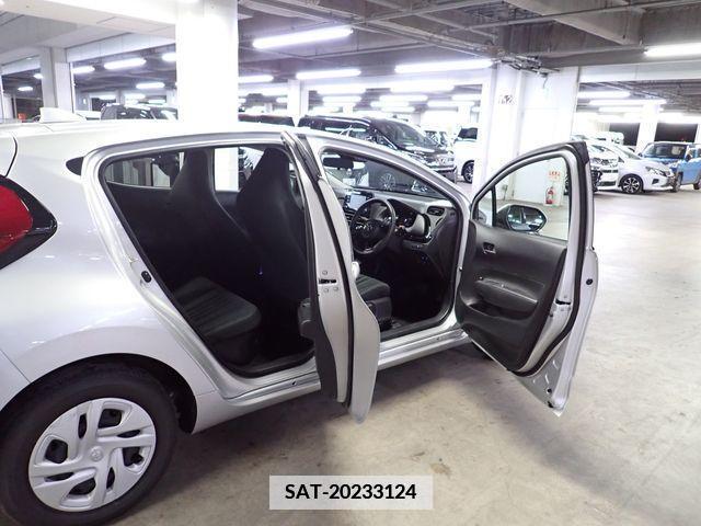 Toyota AQUA 2022-02 340574-10