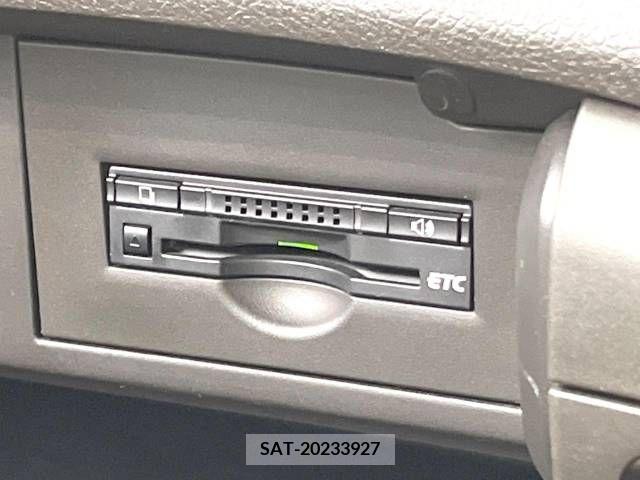 Toyota SAI 2014-03 219087-5