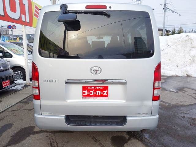 Toyota HIACE VAN 2007-10 1318-3