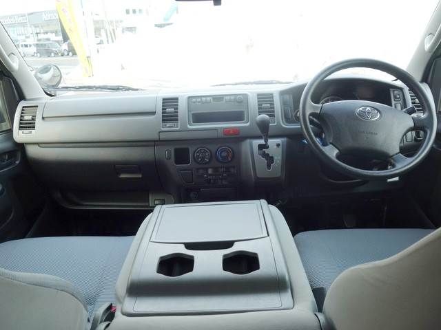 Toyota HIACE VAN 2007-10 1318-6