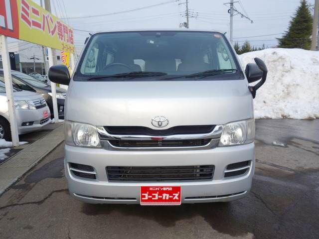 Toyota HIACE VAN 2007-10 1318-2