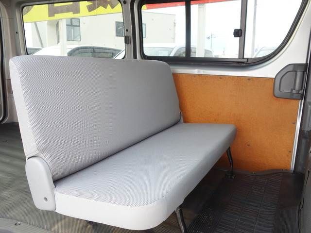 Toyota HIACE VAN 2007-10 1318-14