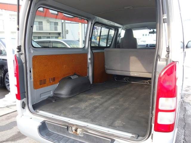 Toyota HIACE VAN 2007-10 1318-17