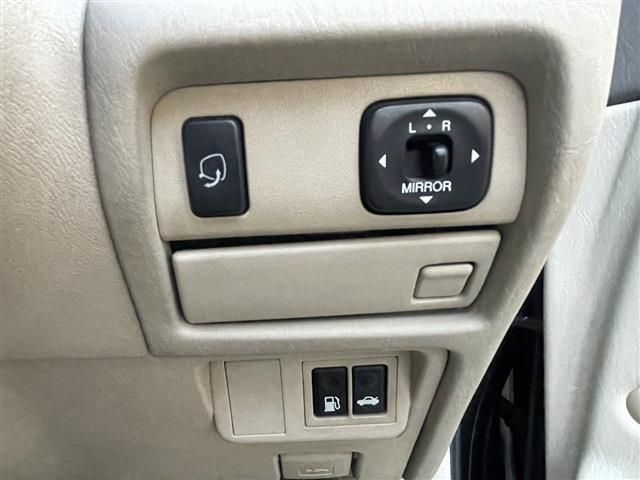 Toyota PROGRES 2001-09 13764-14