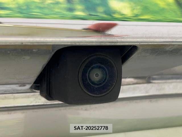 Honda N BOX 2022-12 333897-6