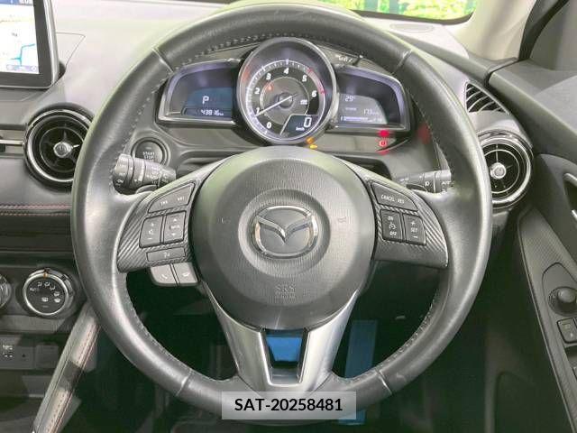 Mazda DEMIO 2015-11 301939-11
