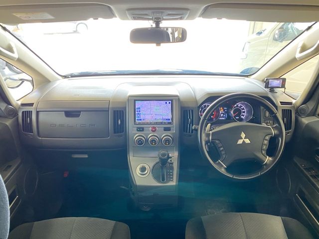 Mitsubishi DELICA D5 2011-06 23352-1