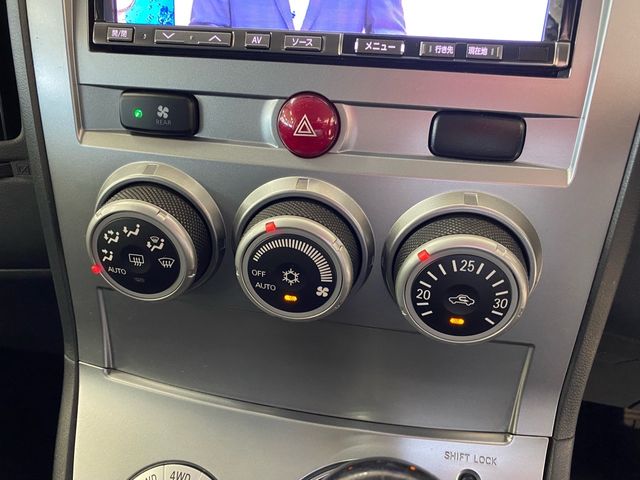 Mitsubishi DELICA D5 2011-06 23352-12
