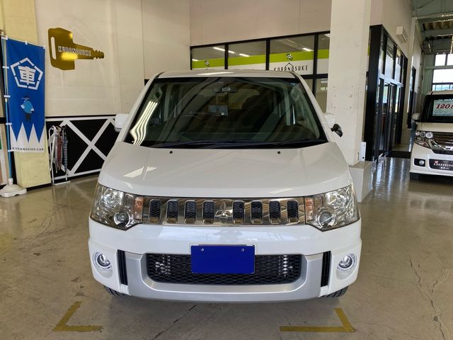 Mitsubishi DELICA D5 2011-06 23352-2