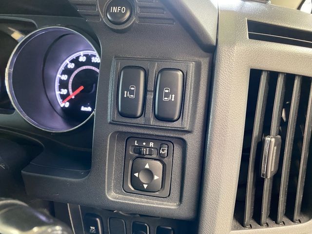 Mitsubishi DELICA D5 2011-06 23352-25