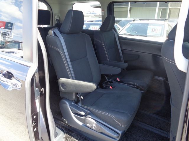 Toyota ESQUIRE 2016-09 16603-5