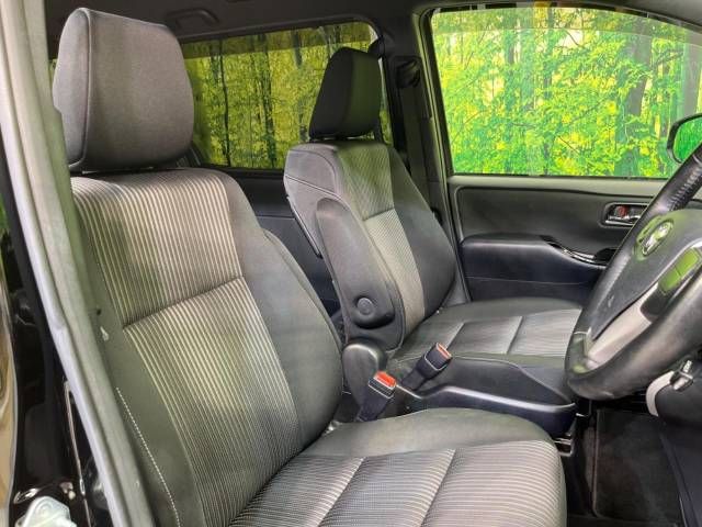 Toyota VOXY 2020-03 11228-8