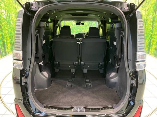 Toyota VOXY 2020-03 11228-11