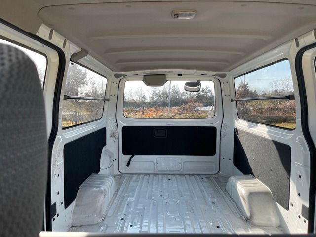 Nissan NV350 Caravan 2016-10 193538-8
