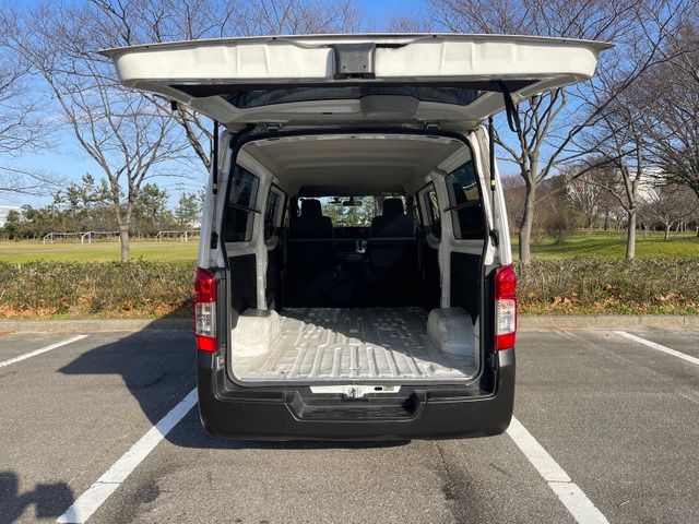 Nissan NV350 Caravan 2016-10 193538-9