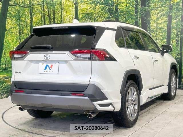 Toyota RAV4 2021-11 343477-17