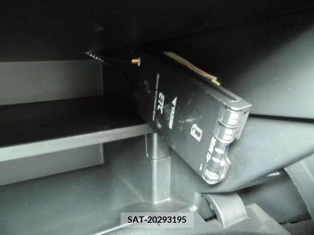 Nissan NOTE 2018-07 392889-7