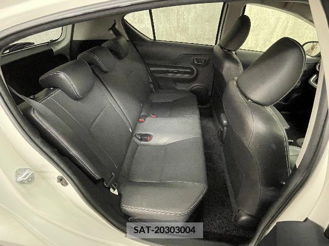 Toyota AQUA 2013-12 207181-3