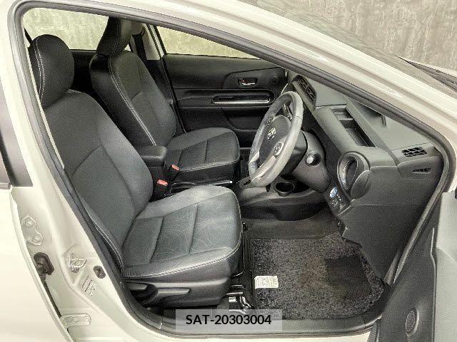 Toyota AQUA 2013-12 207181-9