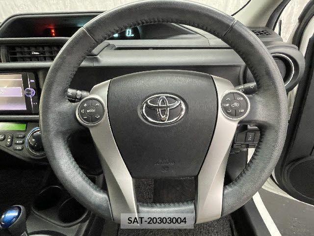 Toyota AQUA 2013-12 207181-13